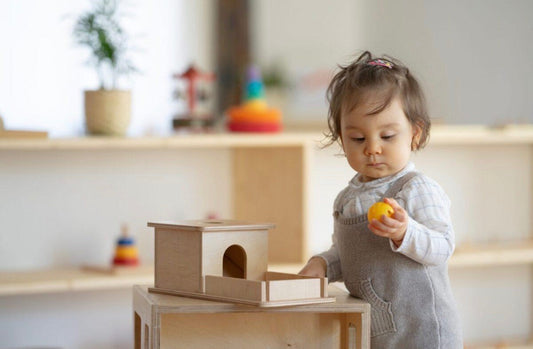 Stimulez l'éveil de votre enfant grâce aux jouets Montessori