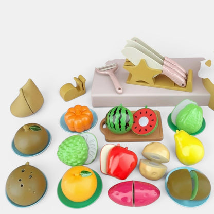 Petit Éveil Montessori : ensemble de 7 pièces de fruits et légumes en plastique à découper pour jeu de simulation, couleurs vives.