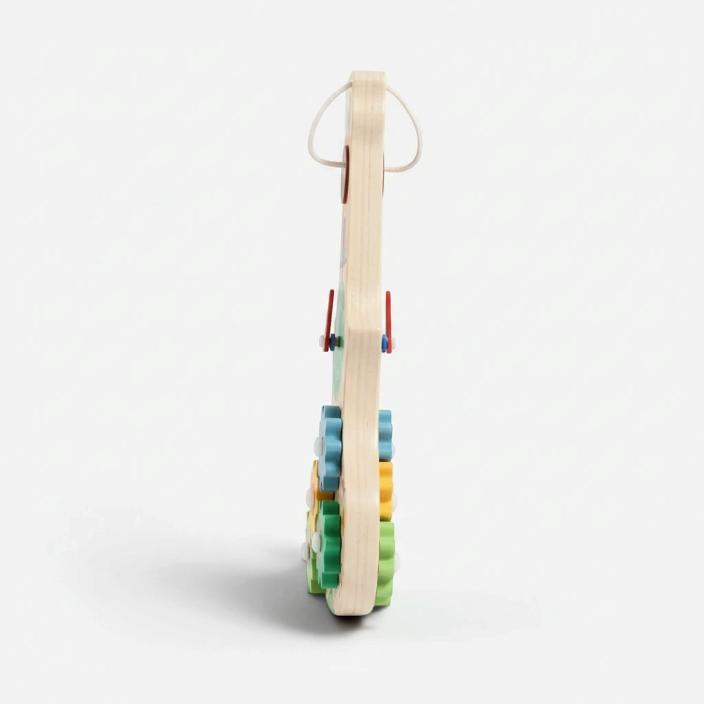 Vue de profil du Busy Board Montessori en bois Petit Éveil Montessori avec ses engrenages colorés et son horloge