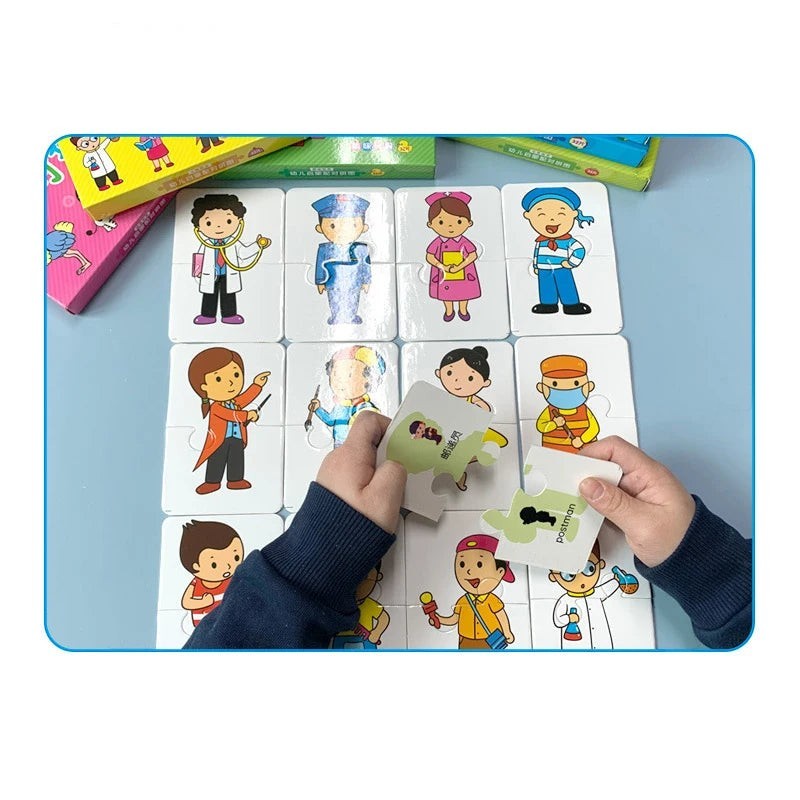 Cartes Montessori éducatives Petit Éveil Montessori représentant divers métiers, assemblées par des mains d'enfant.
