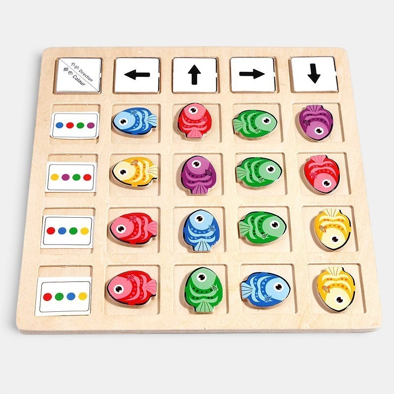 Jeu de société en bois Petit Éveil Montessori avec des poissons colorés et des flèches pour l'apprentissage.