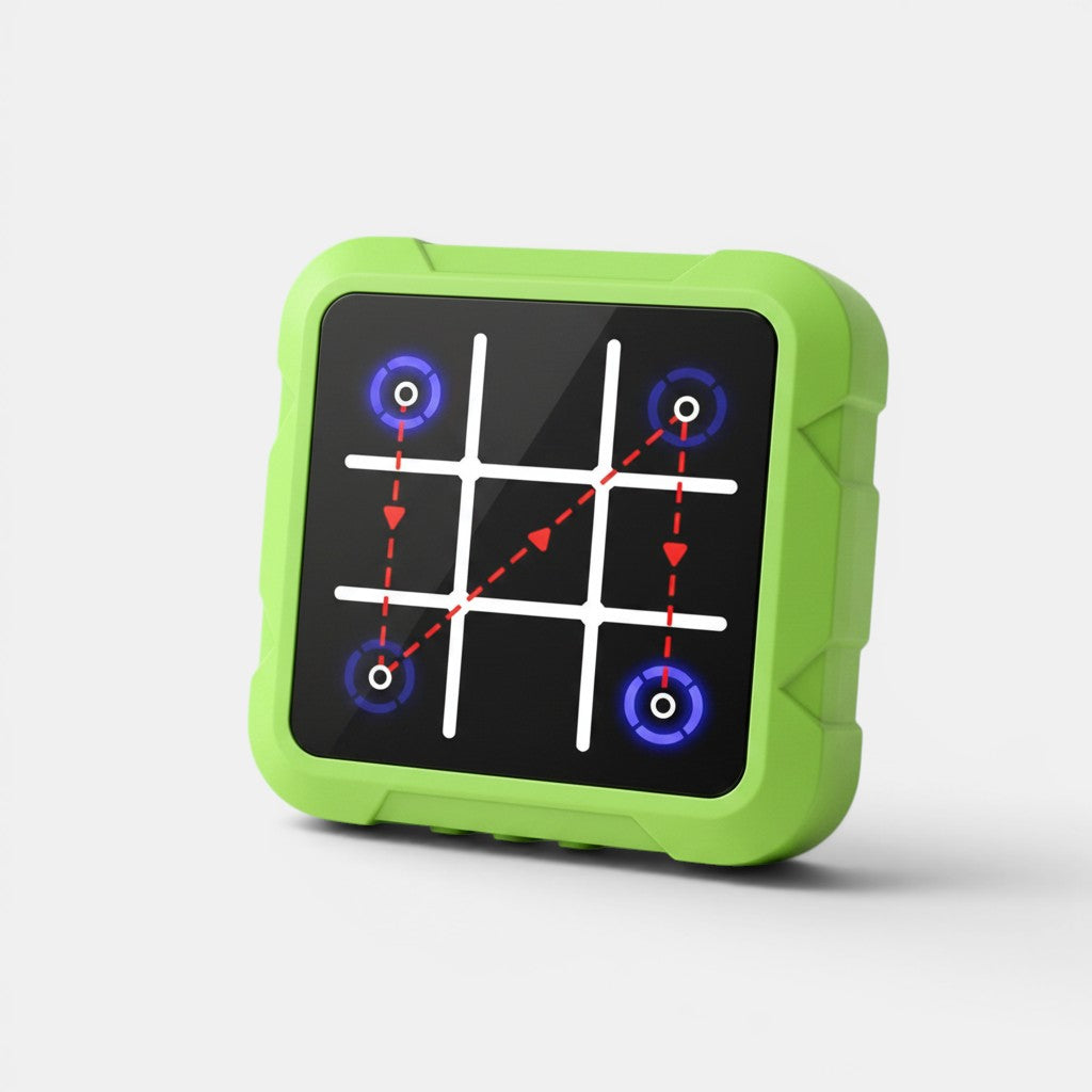 Petit Éveil Montessori Jeu d'échecs électronique vert avec écran affichant un jeu de morpion et des flèches de déplacement.