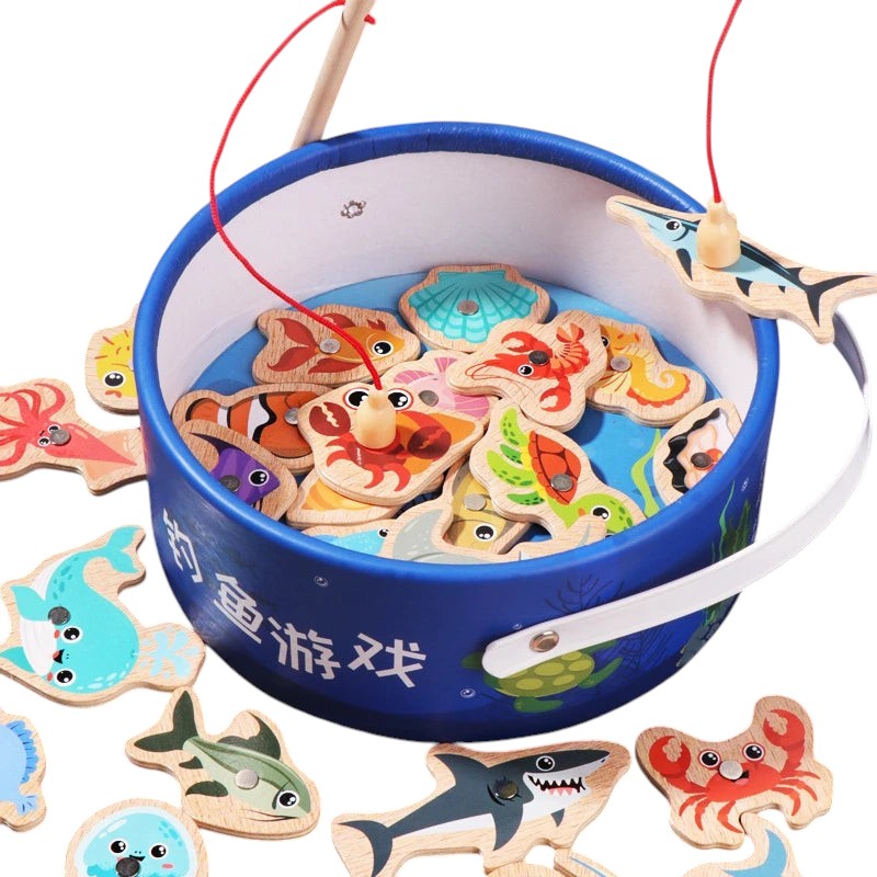 Petit Éveil Montessori, jeu de pêche magnétique en bois avec 12 animaux marins colorés et une canne à pêche.