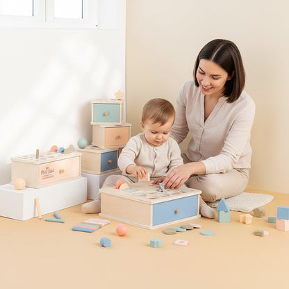 Petit Éveil Montessori : jeu de tri en bois avec formes colorées, idéal pour développer la motricité fine et la reconnaissance des couleurs.