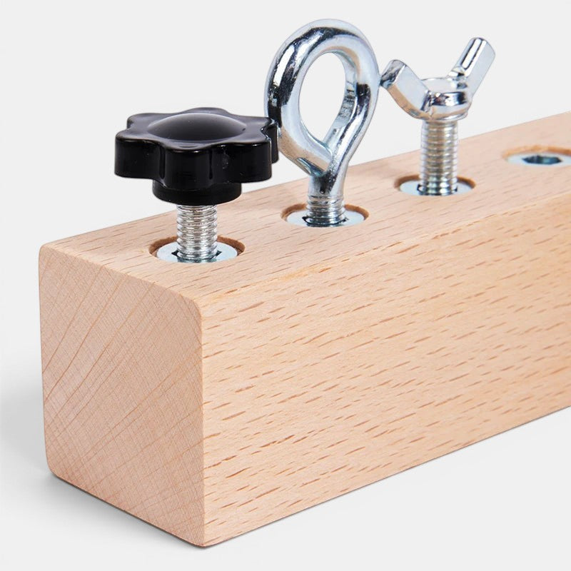Petit Éveil Montessori jeu de visserie en bois pour enfants, bloc en bois naturel avec vis papillon, anneau de levage et bouton noir.