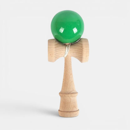 Petit Éveil Montessori jouet en bois de jonglerie vert, jeu éducatif pour développer la coordination et la motricité.
