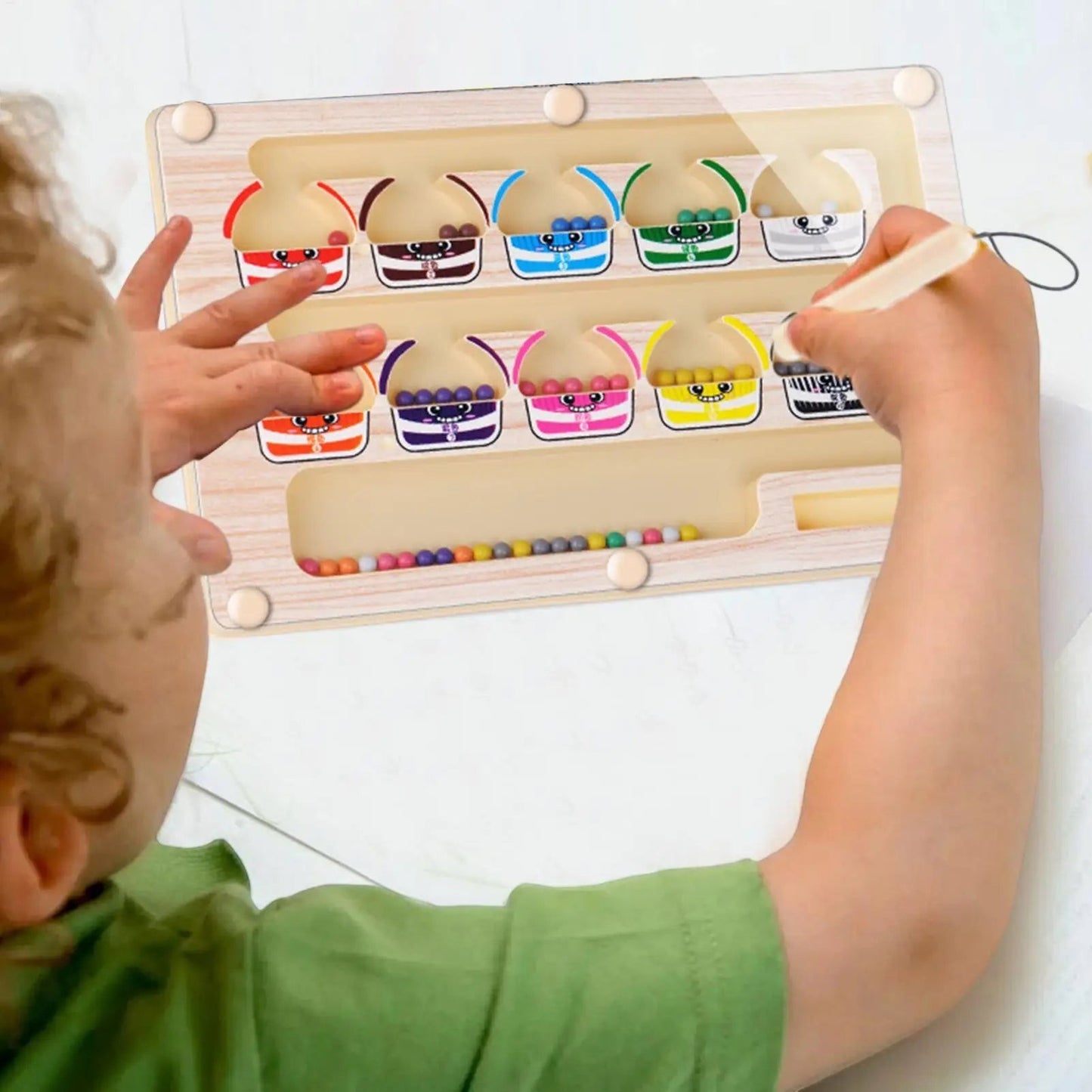 Petit Éveil Montessori Labyrinthe magnétique en bois pour tri des couleurs avec perles et stylet