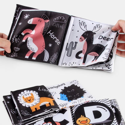 Livre Montessori Petit Éveil Montessori avec des animaux en tissu doux : cheval, cerf, lion, hérisson, canard. Idéal pour l'éveil sensoriel.