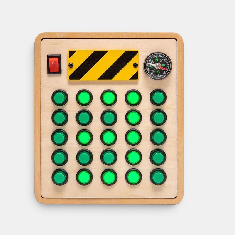 Planche occupée Montessori en bois avec interrupteur, boussole et boutons verts pour enfants. Idéal pour la motricité fine.