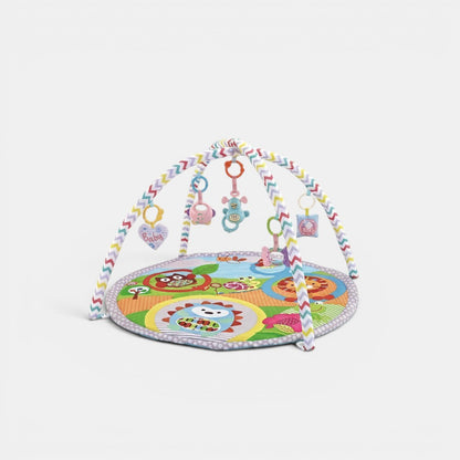 Petit Éveil Montessori tapis d'éveil sensoriel avec arche et jouets suspendus, motifs animaux colorés, pour bébé.