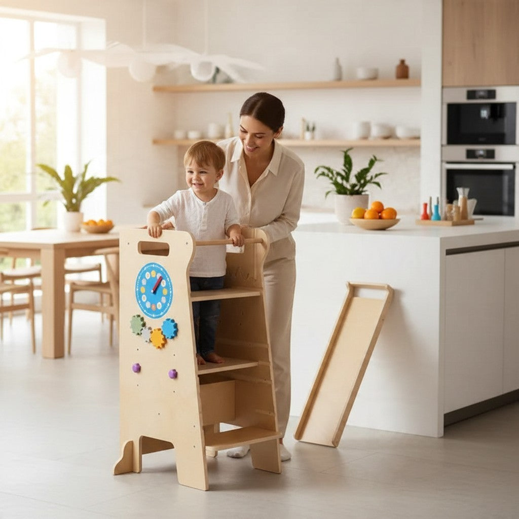 Tour d'observation Montessori 4-en-1 en bois naturel Petit Éveil Montessori avec enfant et maman dans une cuisine
