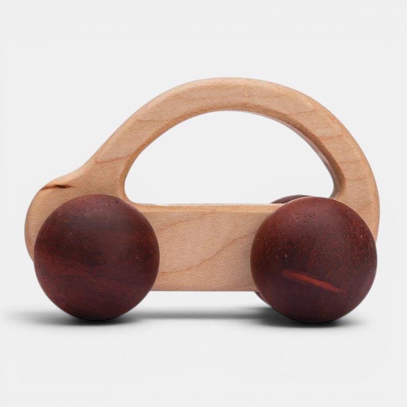 Voiture Montessori en bois naturel avec roues marron foncé, jouet d'éveil pour enfants par Petit Éveil Montessori