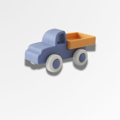 Voiture Montessori en silicone bleu et orange, jouet éducatif pour bébé, développement moteur et créativité.